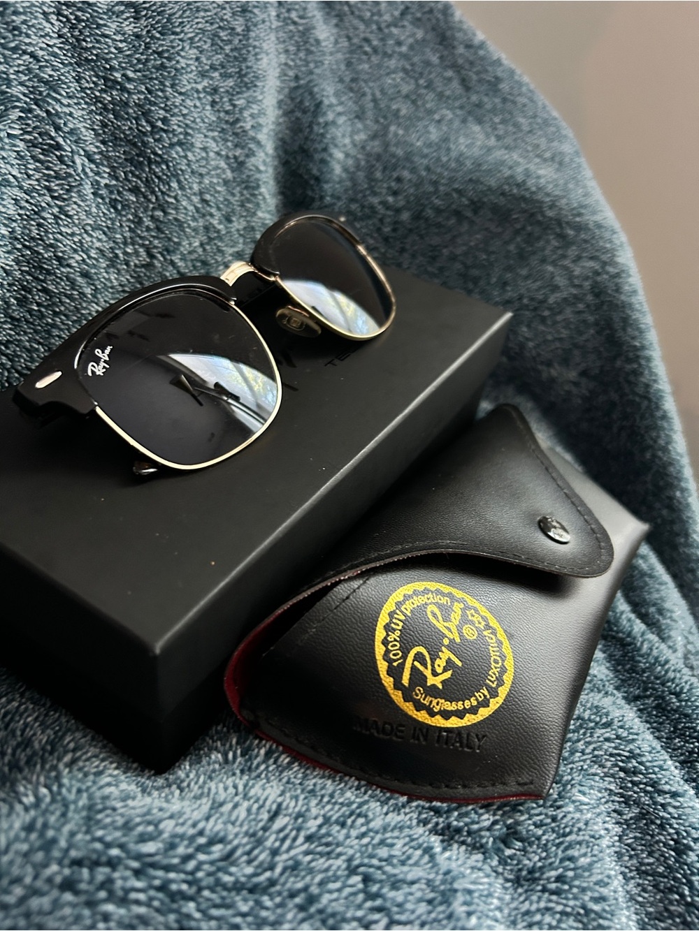 Ray-Ban RB3016 Clubmaster Sunglasses Black & Gold – Case + Box